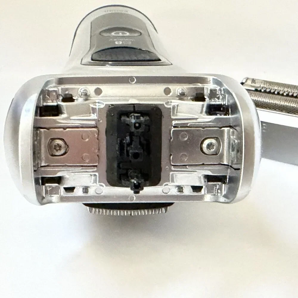 Braun Series 8 Wet & Dry Electric Shaver Type 5795 Tested w/ Charger Manual